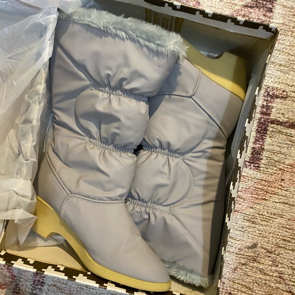1970s Woodstock  Snow Boots (Vintage- Like New)